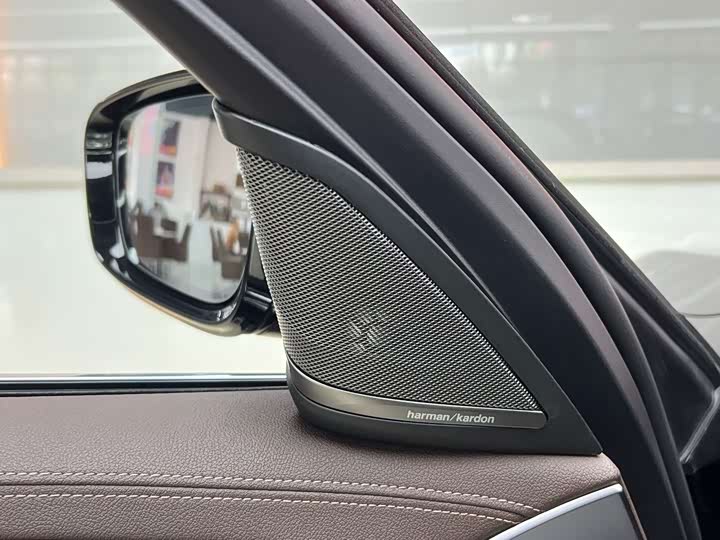 Фото 19 - BMW 5 Series