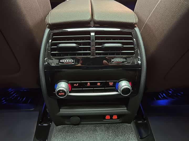 Фото 23 - BMW 5 Series