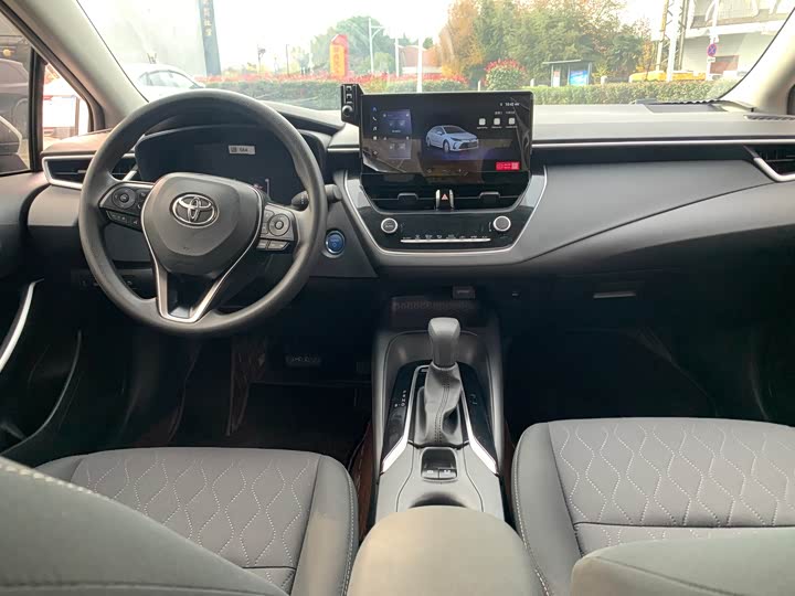 Фото 11 - Toyota Corolla