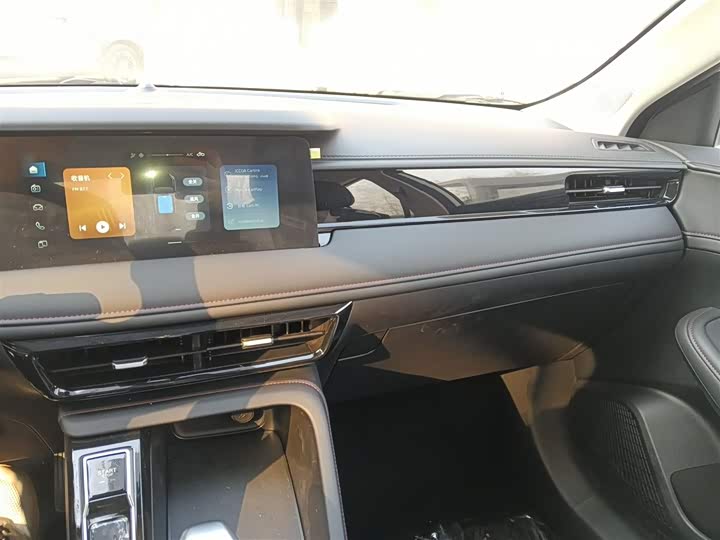 Фото 10 - Roewe i5