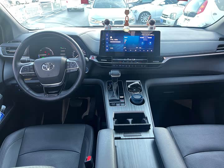 Фото 5 - Toyota Sienna