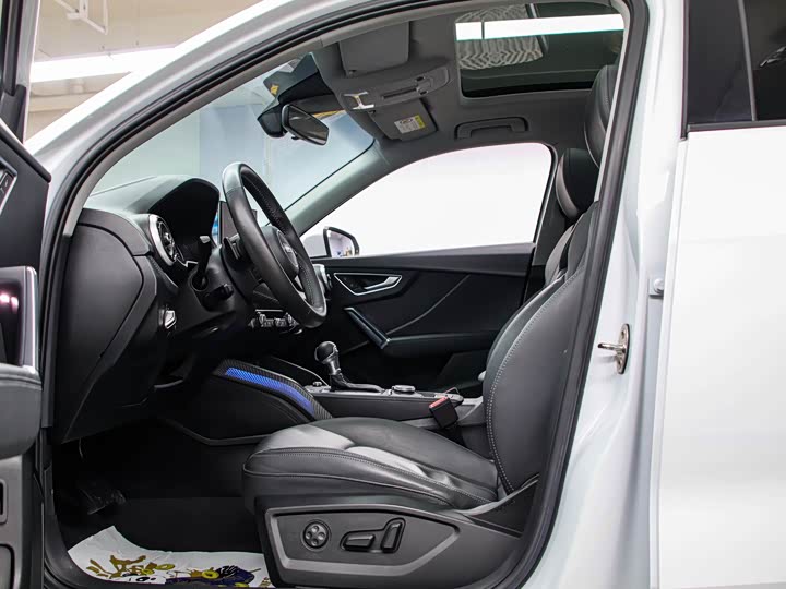 Фото 13 - Audi Q2L