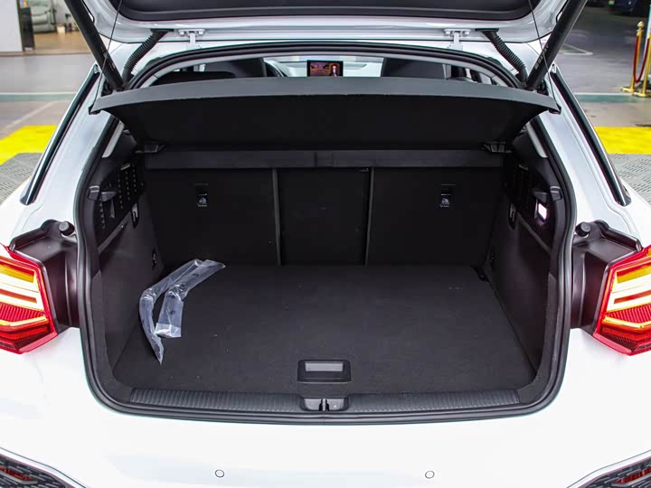 Фото 17 - Audi Q2L