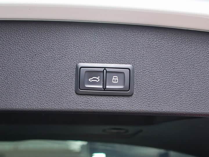 Фото 18 - Audi Q2L