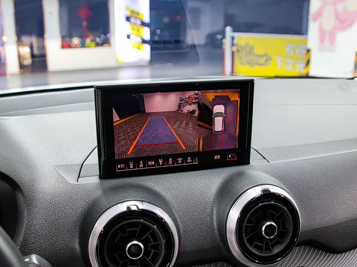 Фото 9 - Audi Q2L