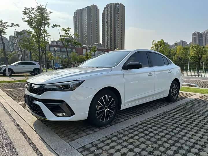 Фото 1 - Roewe i5