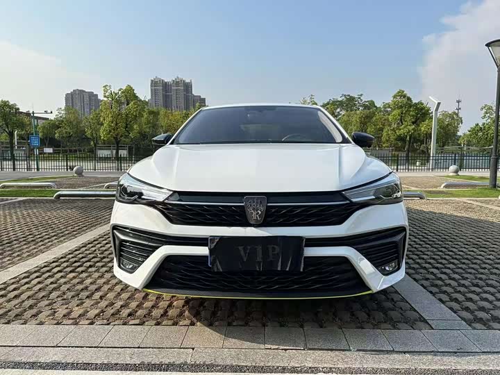 Фото 2 - Roewe i5