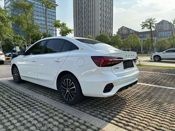 Фото 4 - Roewe i5