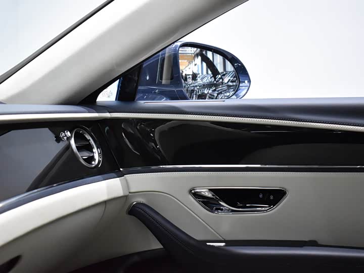 Фото 10 - Bentley Flying Spur