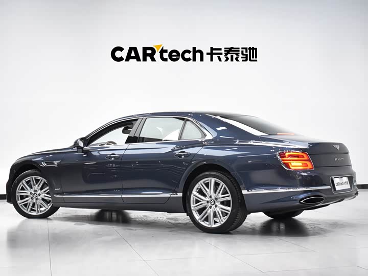 Фото 15 - Bentley Flying Spur