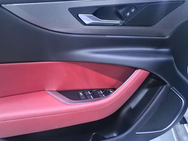 Фото 5 - Jaguar XE L