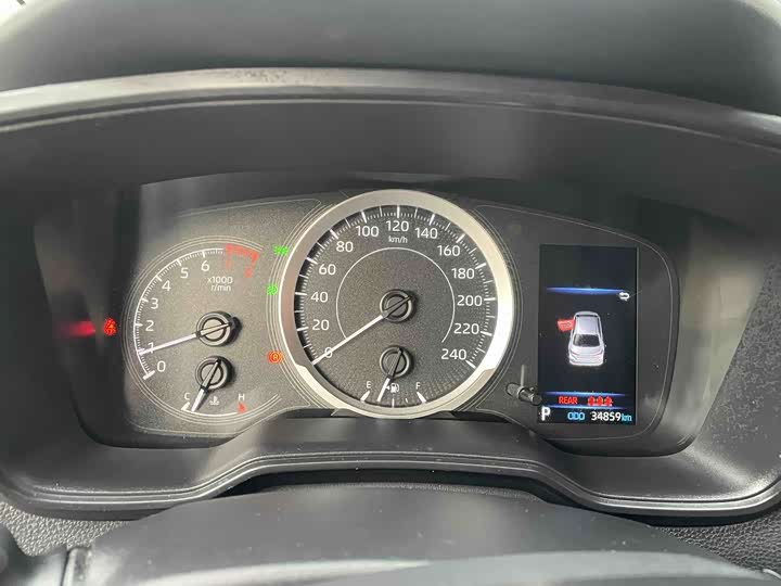 Фото 11 - Toyota Corolla