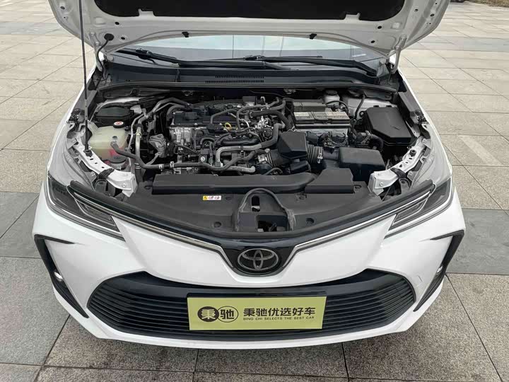 Фото 17 - Toyota Corolla