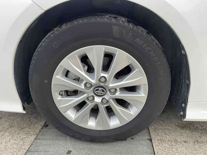 Фото 19 - Toyota Corolla