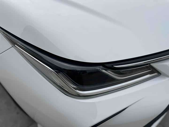 Фото 21 - Toyota Corolla