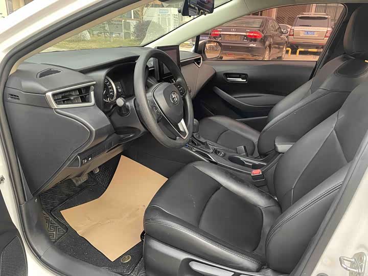 Фото 4 - Toyota Corolla