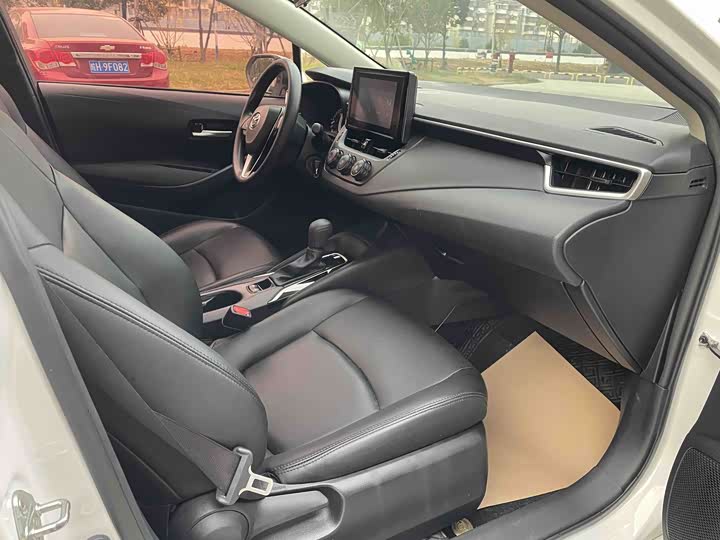 Фото 6 - Toyota Corolla