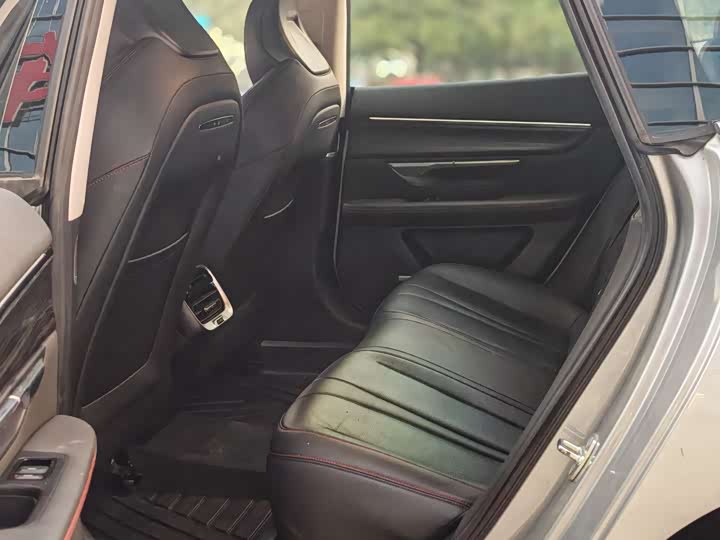 Фото 5 - XPeng P7