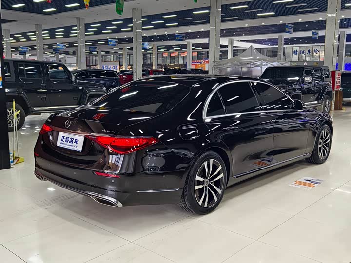 Фото 10 - Mercedes-Benz S-Class