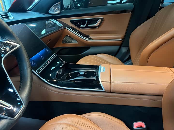 Фото 13 - Mercedes-Benz S-Class