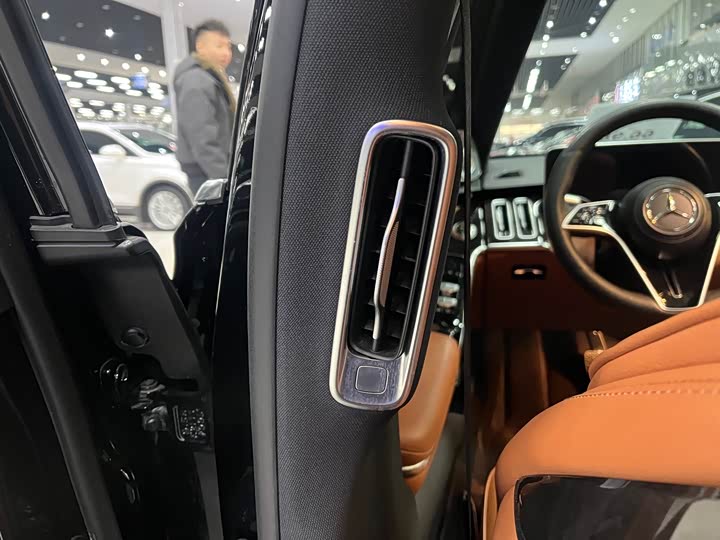 Фото 19 - Mercedes-Benz S-Class