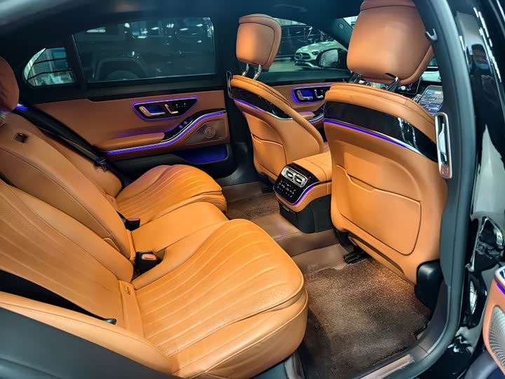 Фото 8 - Mercedes-Benz S-Class