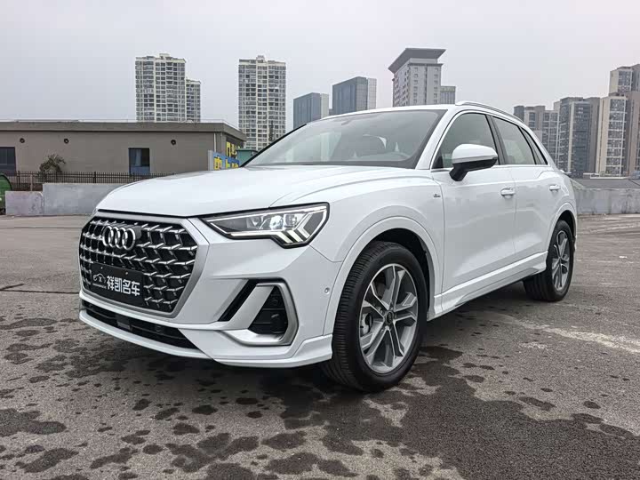 Фото 1 - Audi Q3