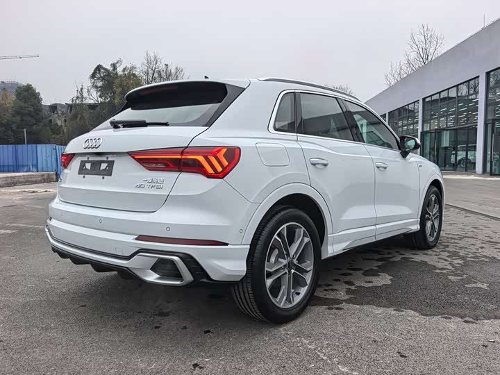 Фото 11 - Audi Q3
