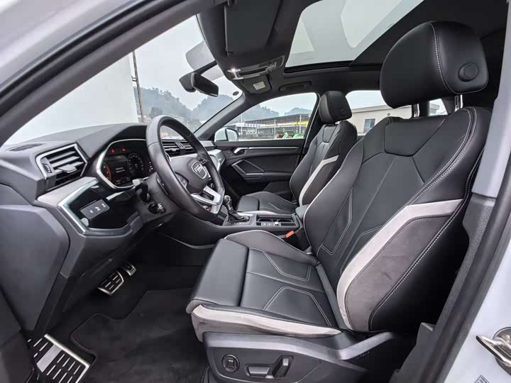 Фото 4 - Audi Q3