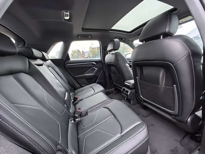 Фото 8 - Audi Q3