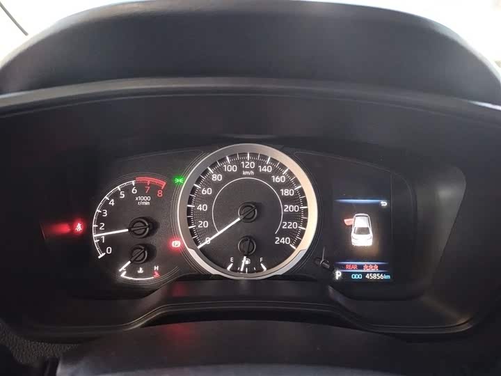 Фото 12 - Toyota Corolla