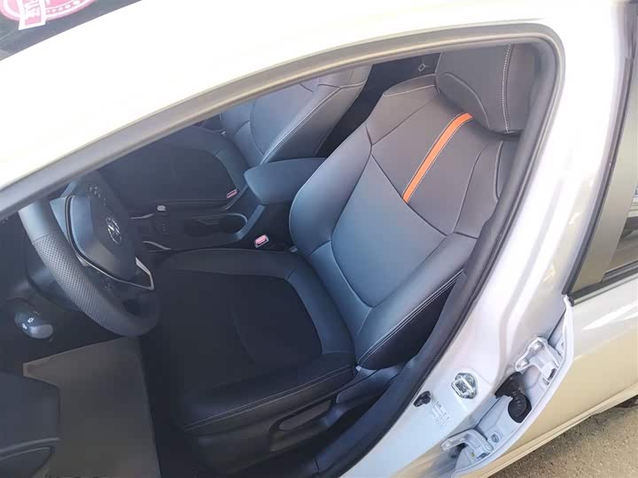 Фото 15 - Toyota Corolla