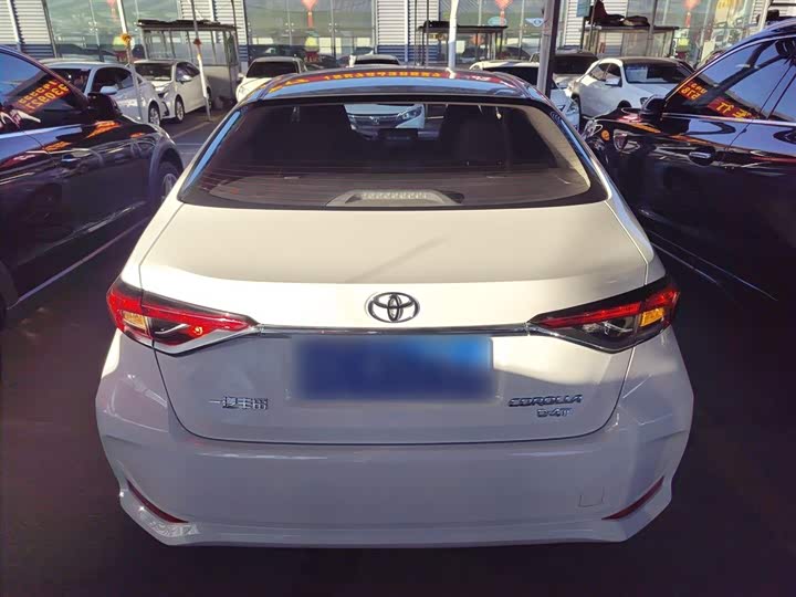 Фото 6 - Toyota Corolla