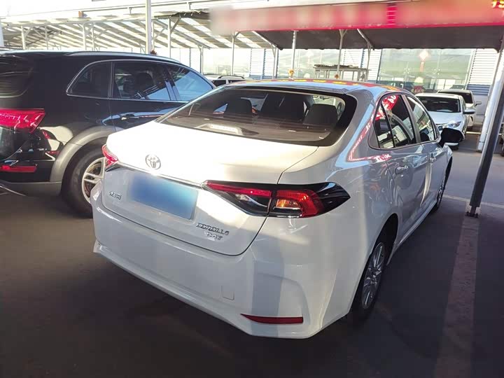 Фото 7 - Toyota Corolla