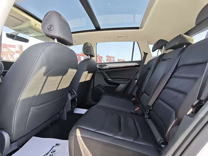 Фото 16 - Volkswagen Tayron