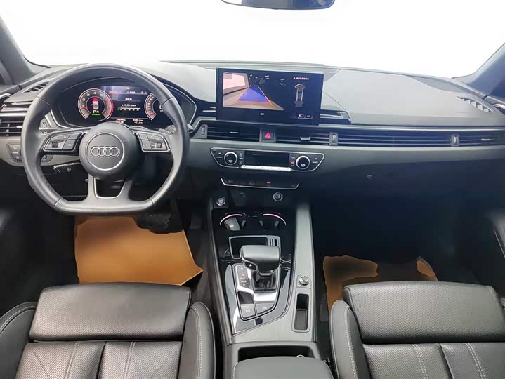 Фото 10 - Audi A4L