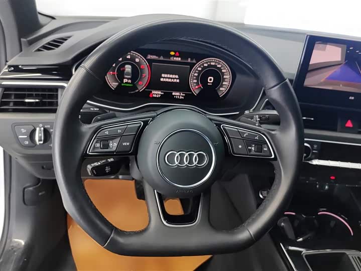 Фото 12 - Audi A4L