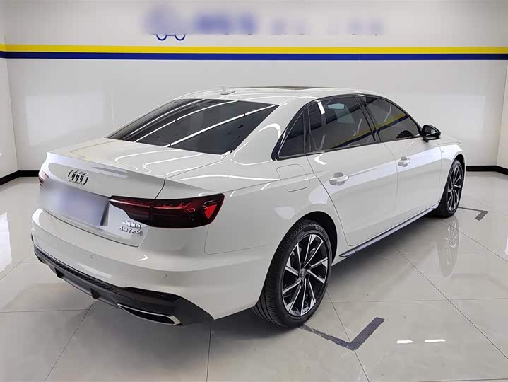 Фото 6 - Audi A4L