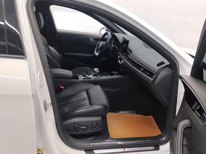 Фото 7 - Audi A4L