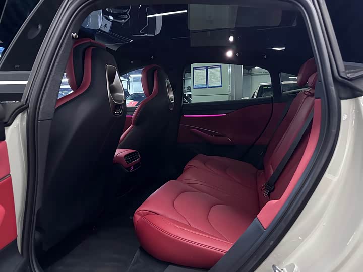 Фото 6 - Xiaomi SU7