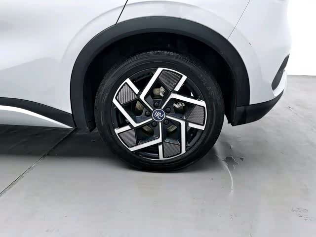 Фото 10 - BYD Yuan Plus