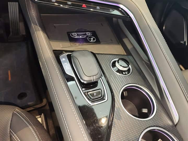 Фото 14 - Zeekr 001