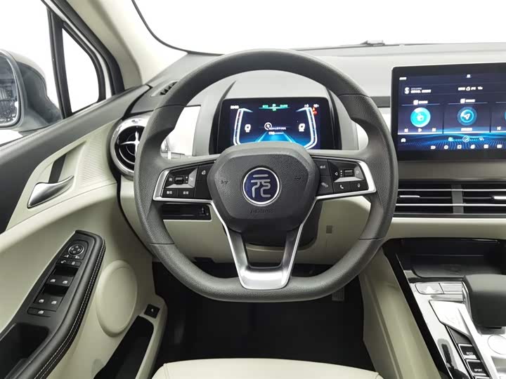 Фото 11 - BYD Yuan Pro