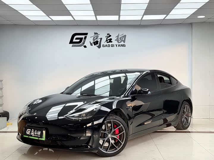 Фото 1 - Tesla Model 3