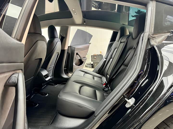 Фото 11 - Tesla Model 3