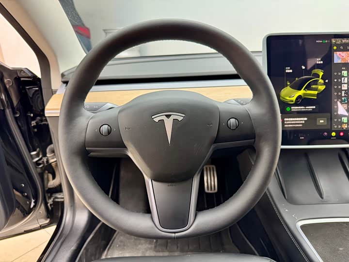 Фото 18 - Tesla Model 3