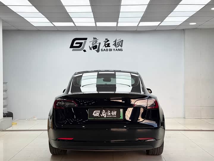 Фото 29 - Tesla Model 3