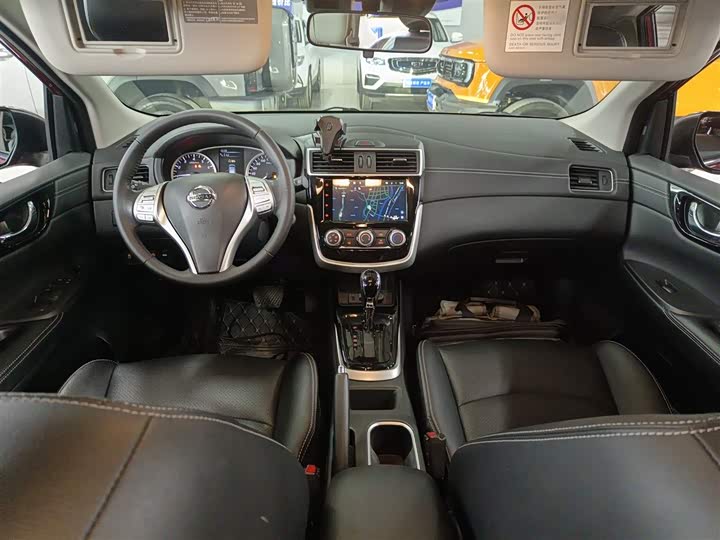 Фото 10 - Nissan Tiida