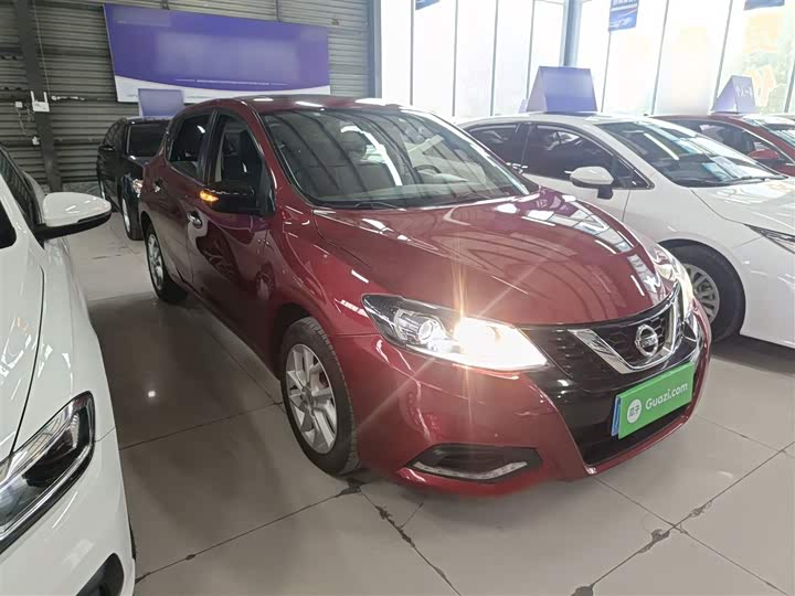 Фото 4 - Nissan Tiida