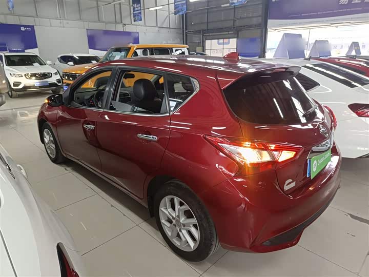 Фото 5 - Nissan Tiida